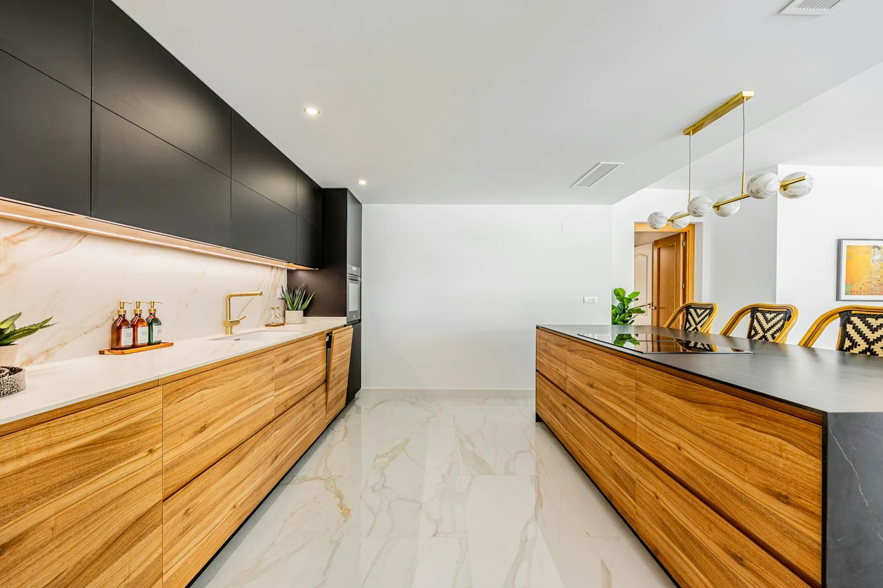 Why Tile Feels Cool in FL