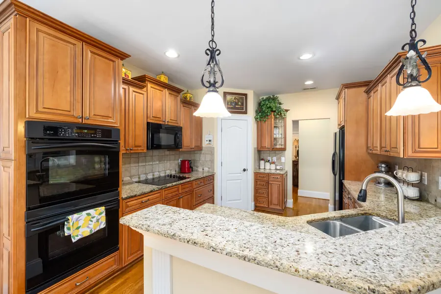 Florida custom cabinet installation in a remodeled kitchen